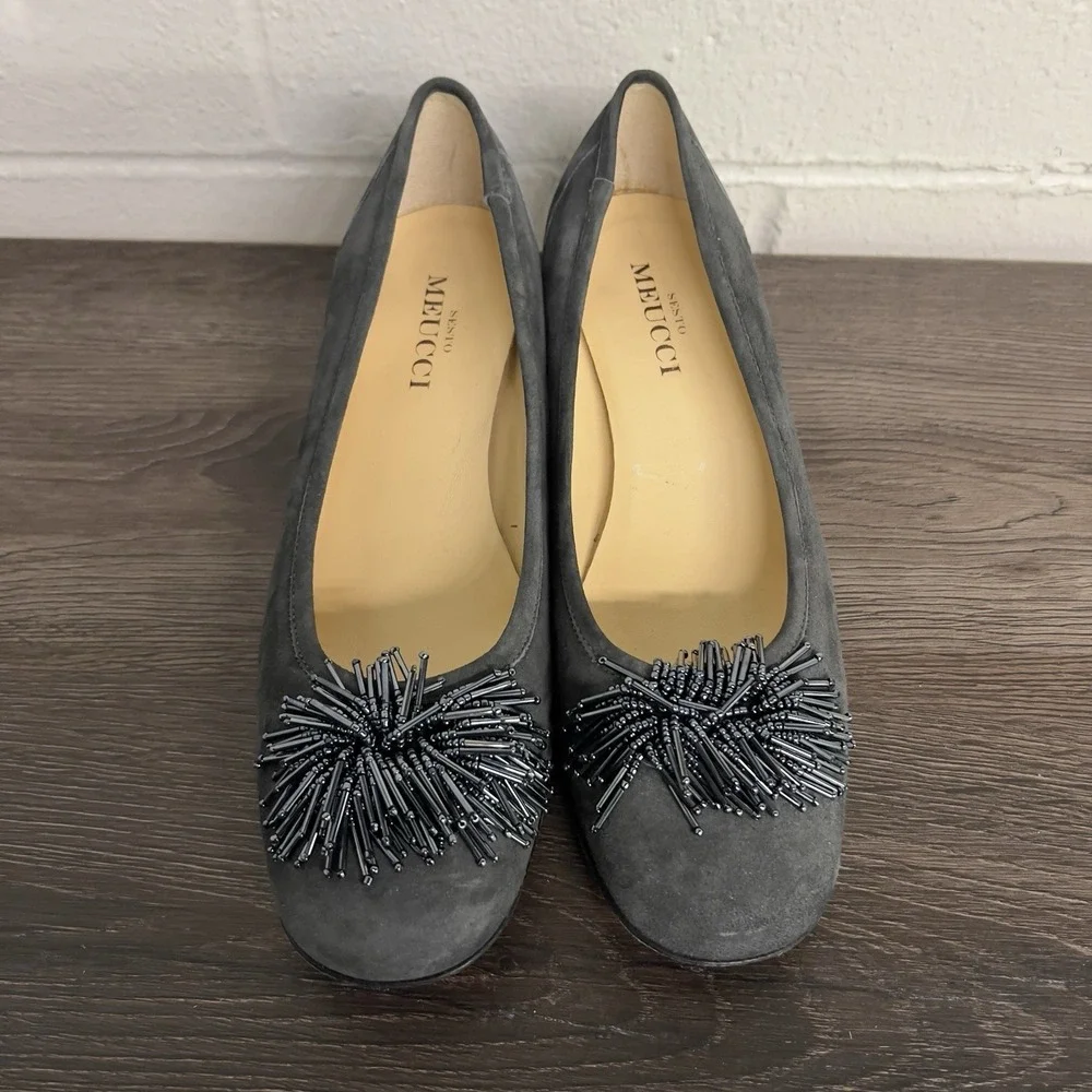 Sesto Meucci Gray Suede Beaded Pumps Women's Size 9M Italy Low Block Heel‎ Shoes